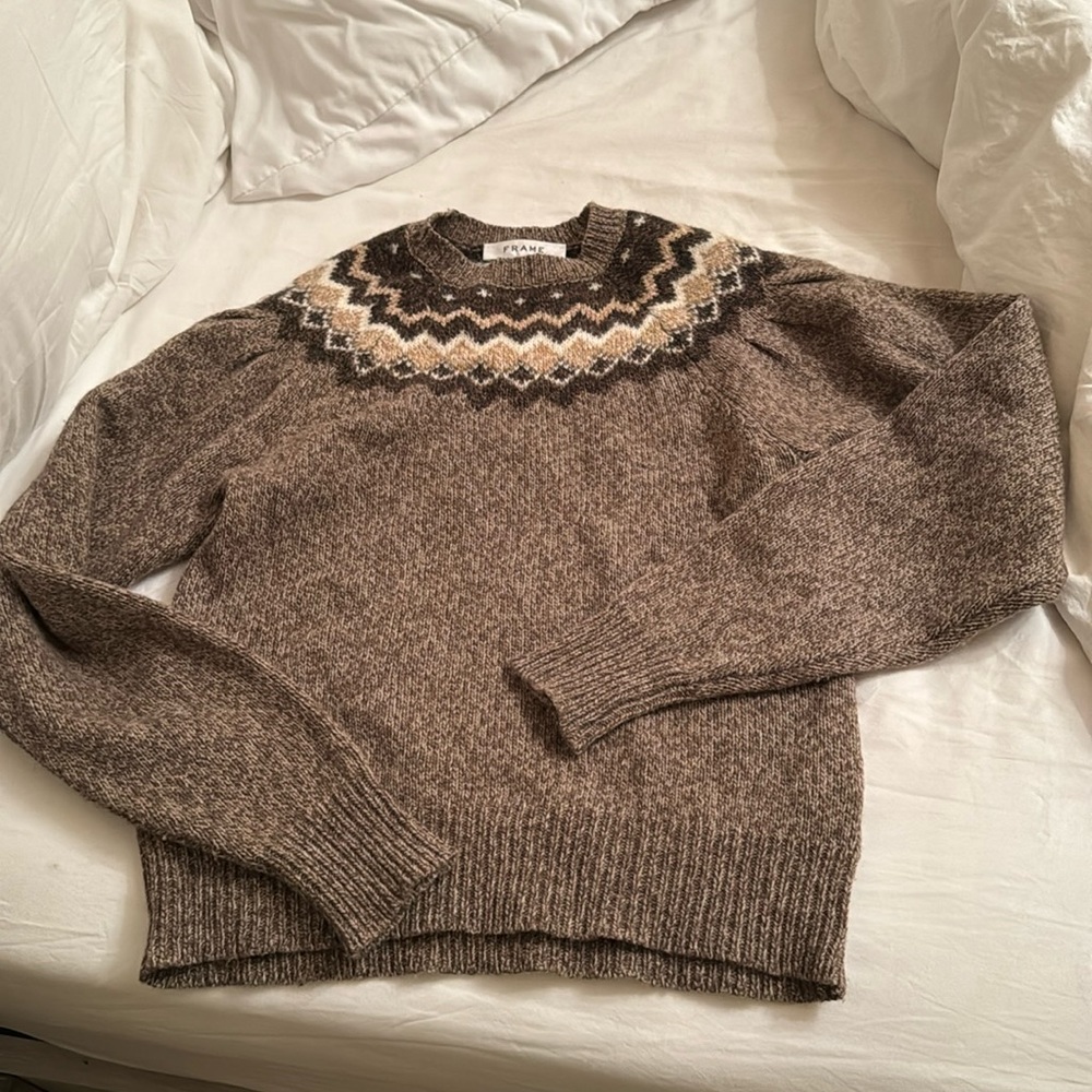 Frame sweater
